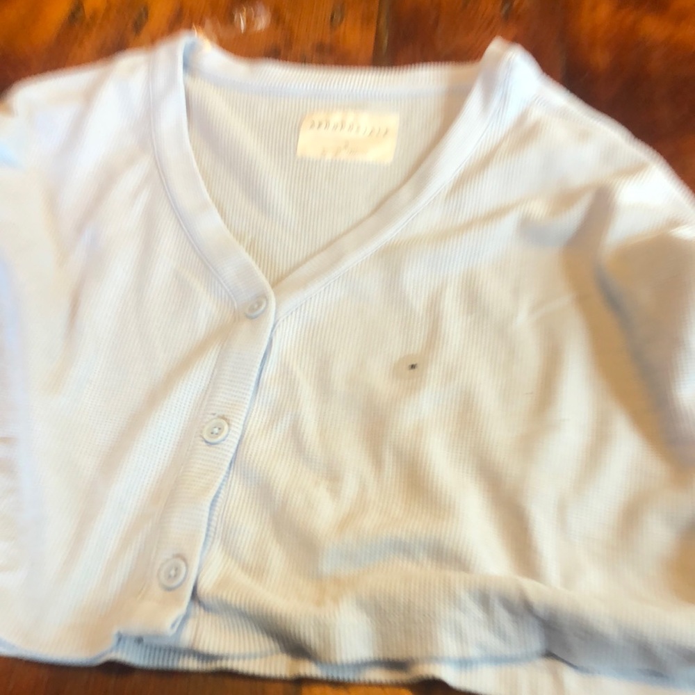 Light blue lightweight button crop top